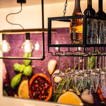 Akira Bed&Breakfast Wrocław Eksteriør billede