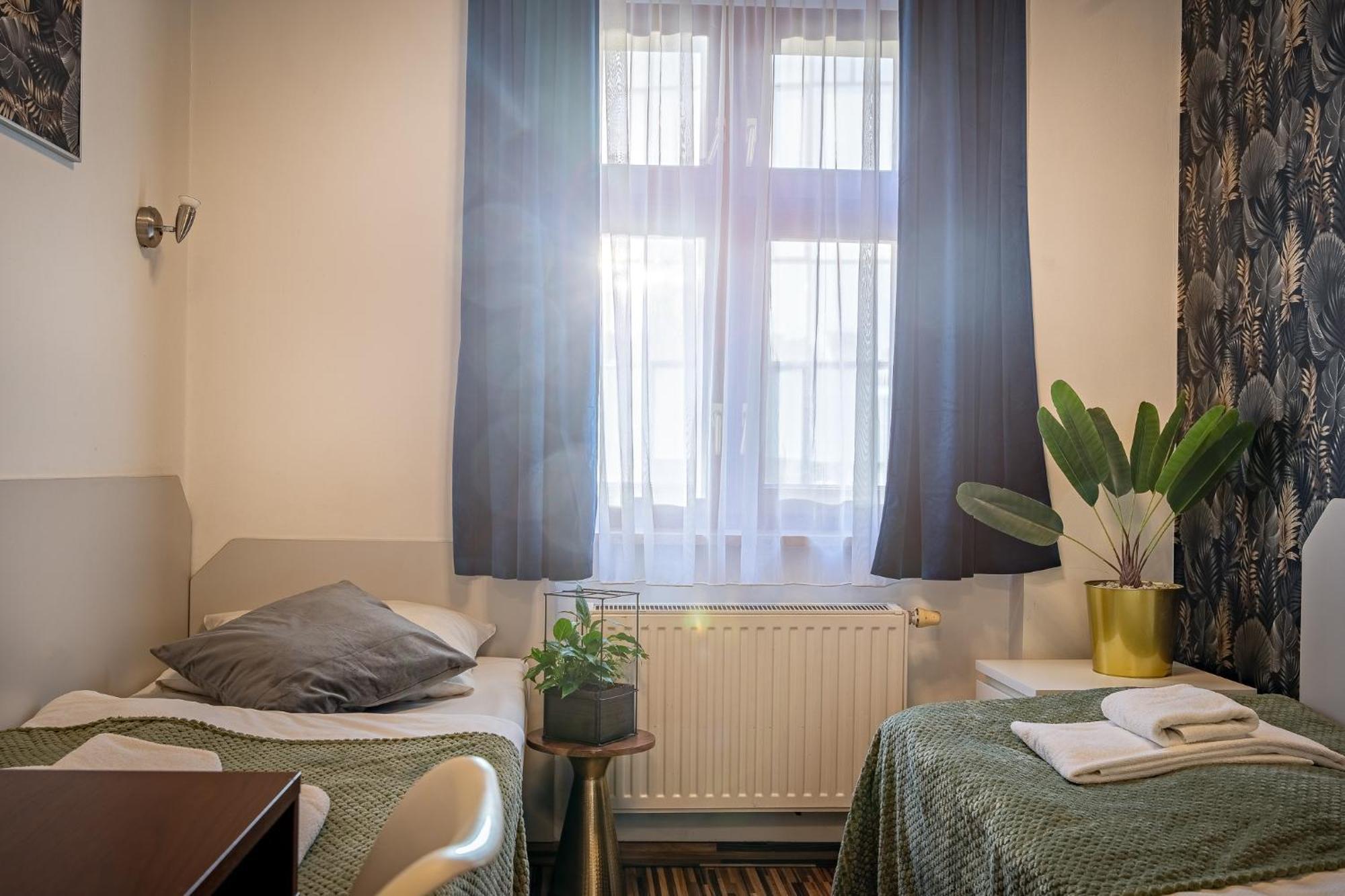 Akira Bed&Breakfast Wrocław Eksteriør billede