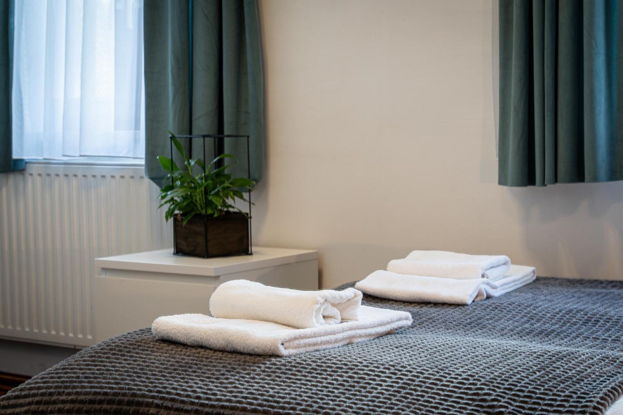 Akira Bed&Breakfast Wrocław Eksteriør billede