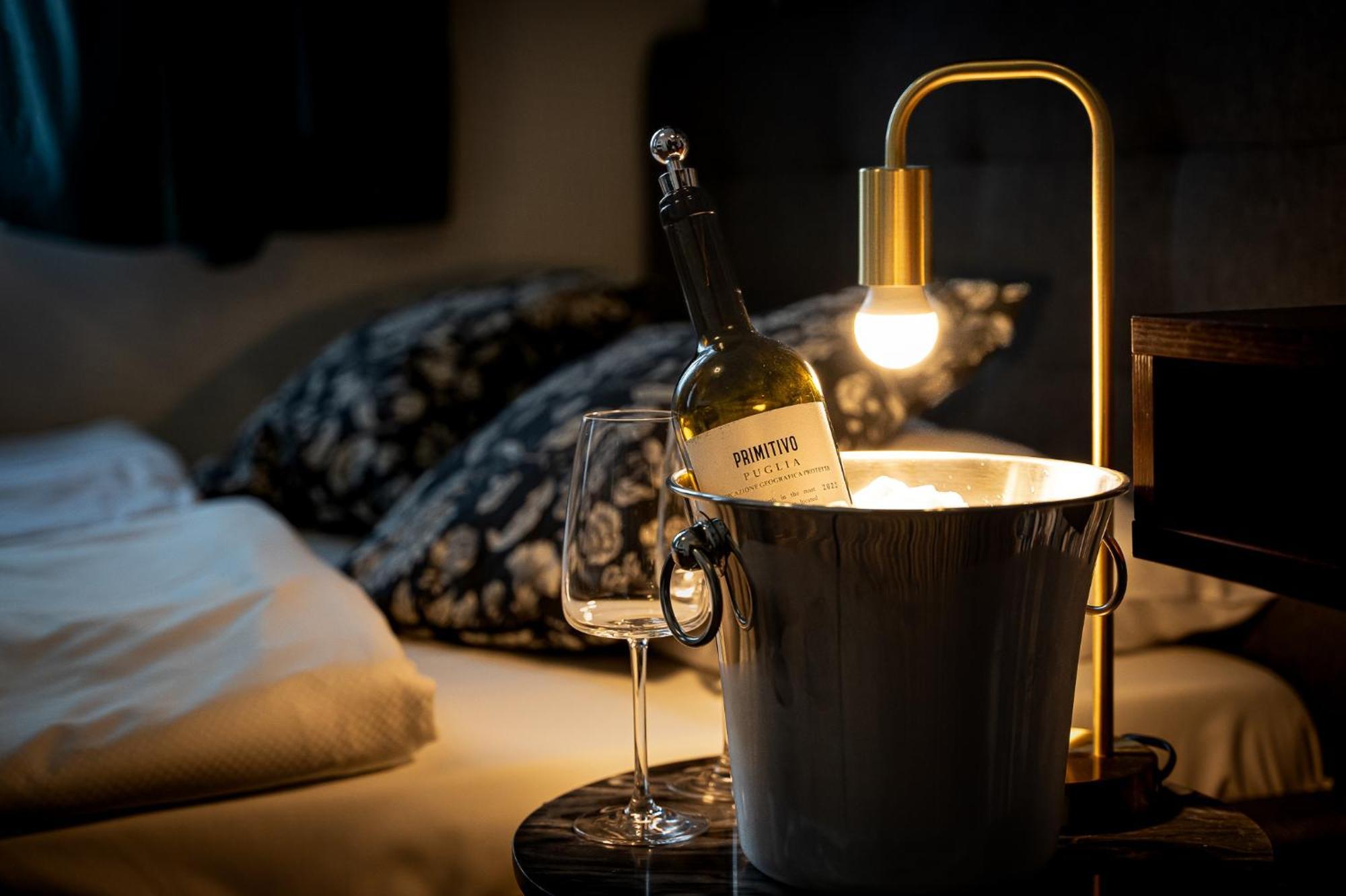 Akira Bed&Breakfast Wrocław Eksteriør billede