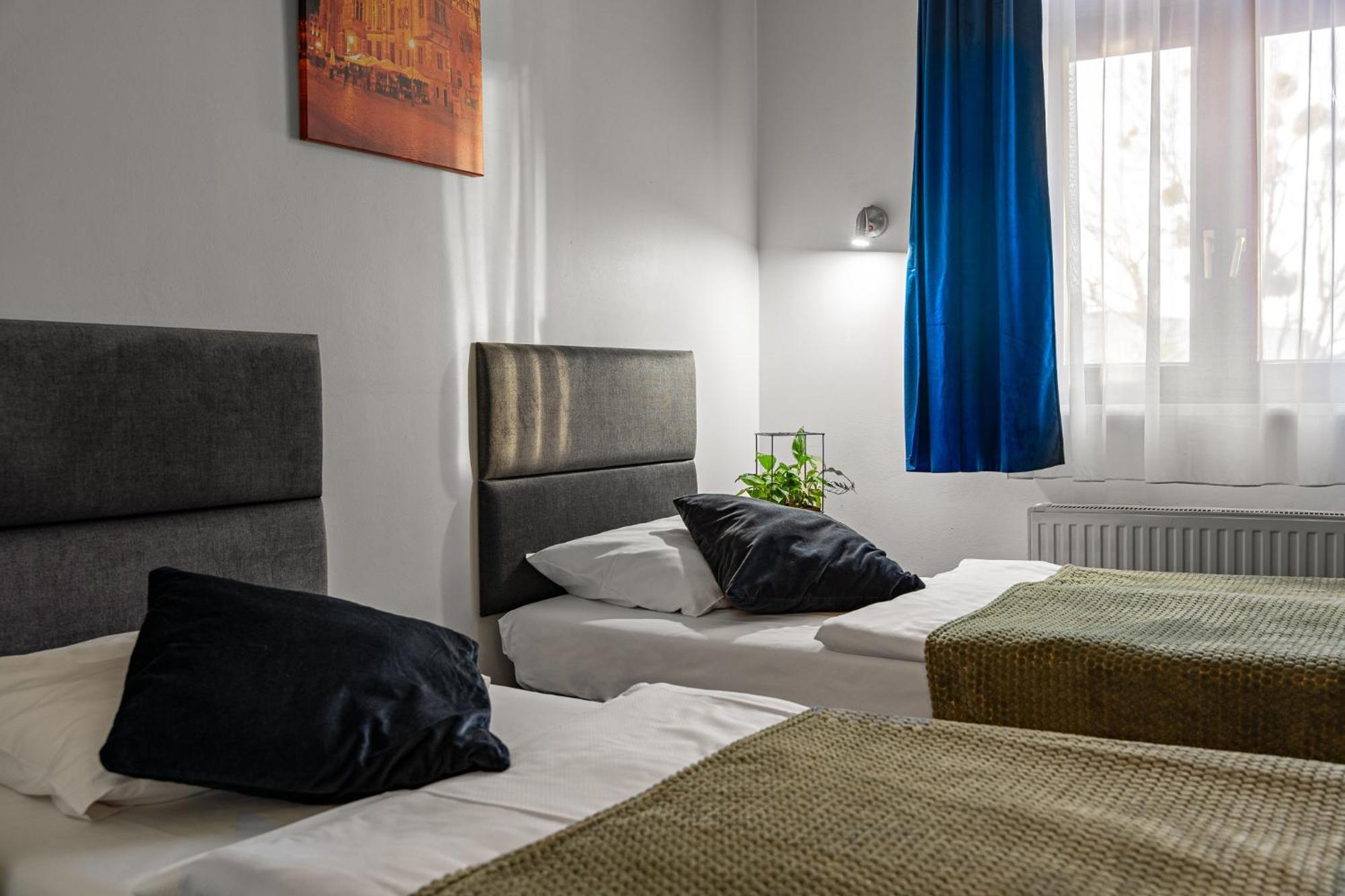 Akira Bed&Breakfast Wrocław Eksteriør billede