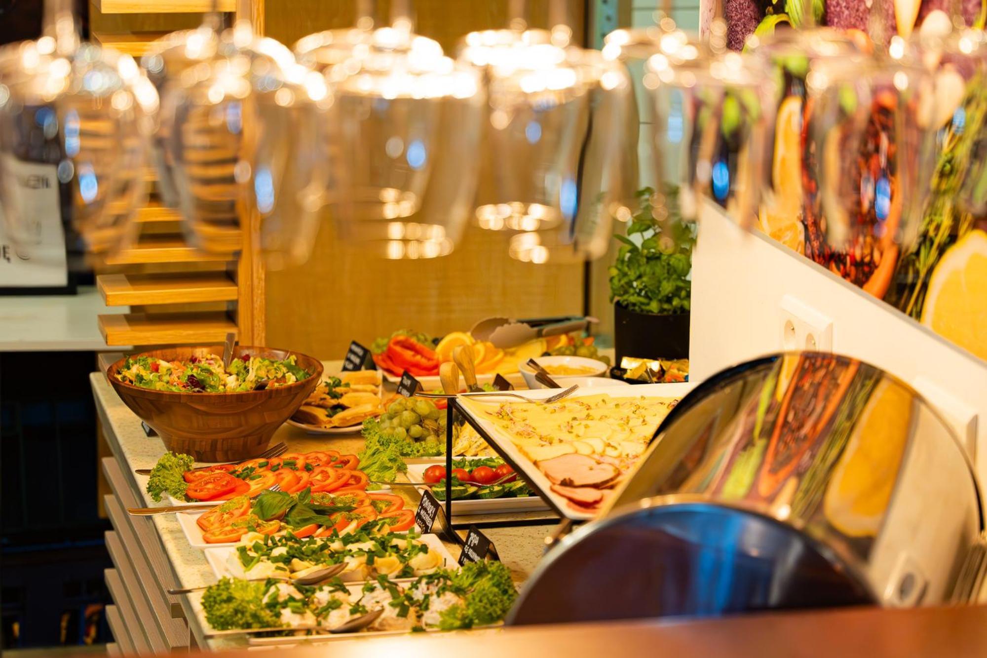 Akira Bed&Breakfast Wrocław Eksteriør billede