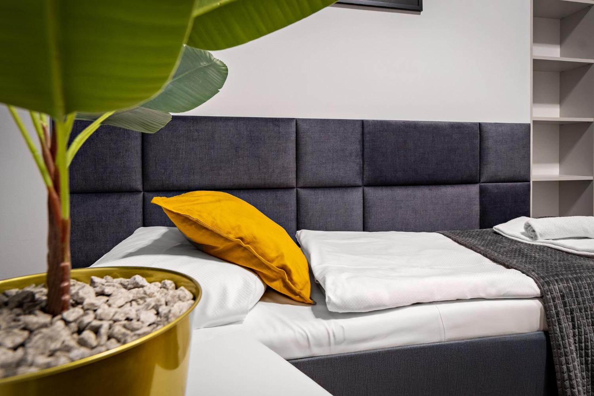 Akira Bed&Breakfast Wrocław Eksteriør billede